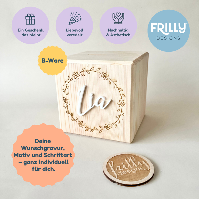 Spardose aus Holz mit 3D-Namen & Kranz (B-Ware)