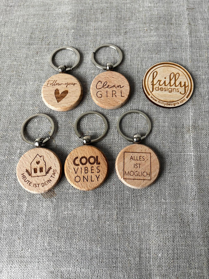Schlüsselanhänger aus Holz - Clean Girl