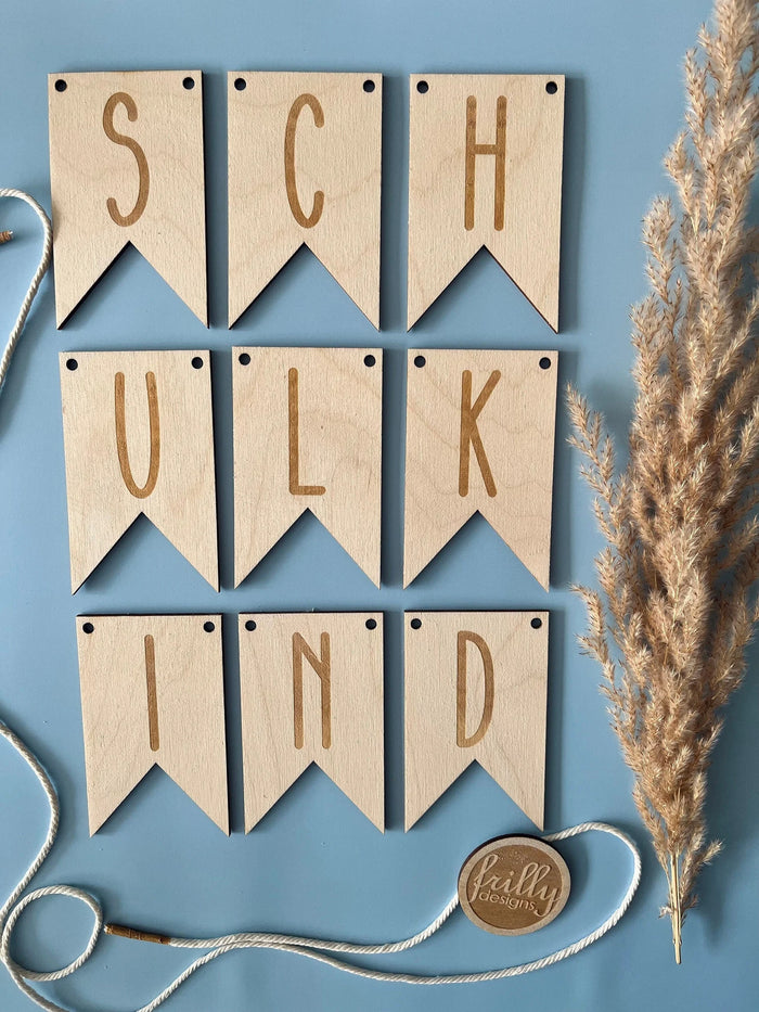 SCHULKIND Holz Wimpel Girlande